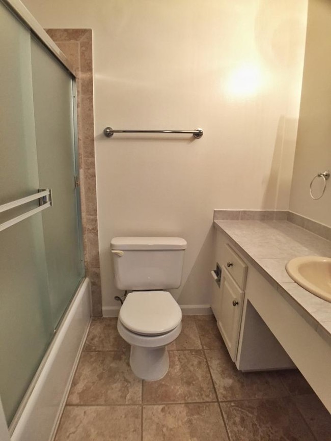 Foto del edificio - 1 bedroom in Hayward CA 94544