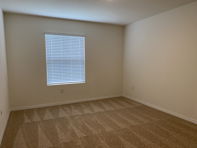 Bed - 369 Feltrim Reserve Blvd