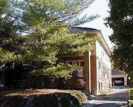 Building Photo - 401 W Hoover Ave