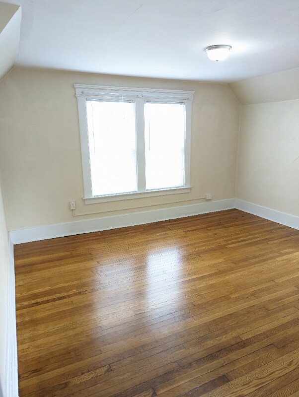 240 Gordon Ave Unit 3rd Floor, Syracuse, NY 13207 Room for Rent in