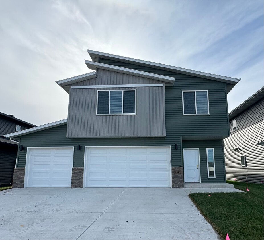 Foto principal - Newly Built in the Wilds neighborhood of W...