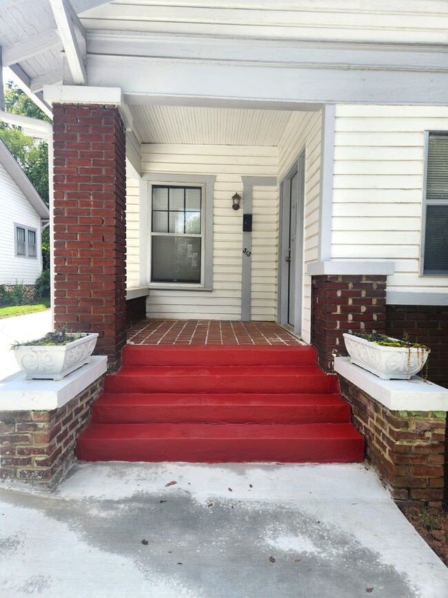 Building Photo - 513 10th Ct S