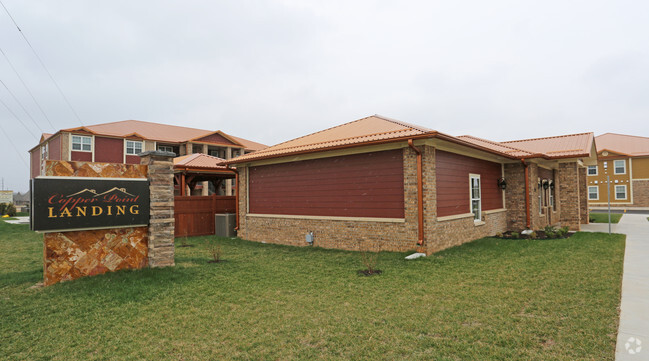 Punta de cobre - Copper Point Landing