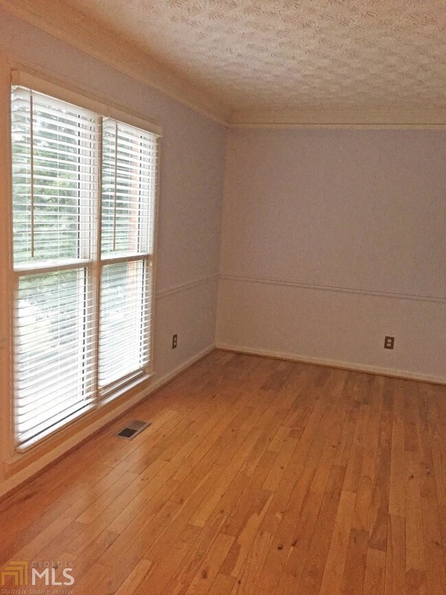 Foto del edificio - 3655 Autumn Ridge Pkwy