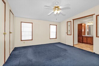 Building Photo - 11261 Rose Rd