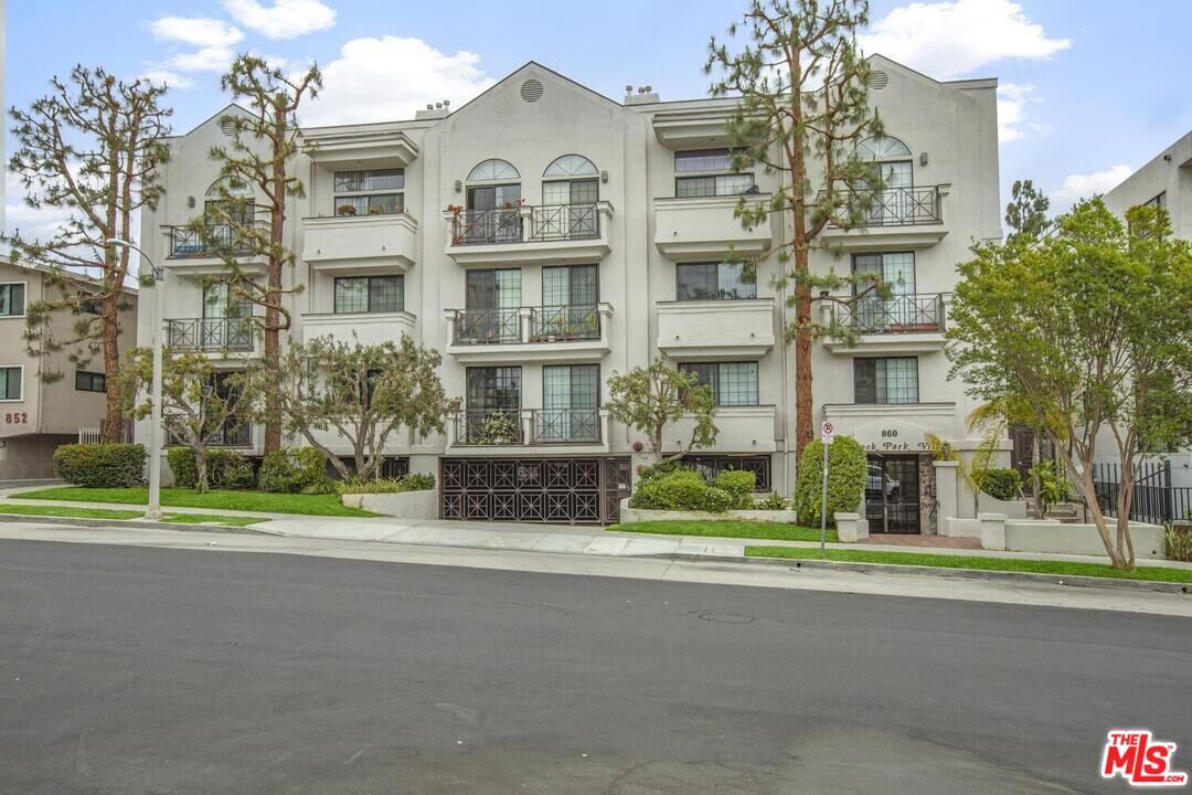 860 S Lucerne Blvd Unit 202, Los Angeles, CA 90005 Condo for Rent in
