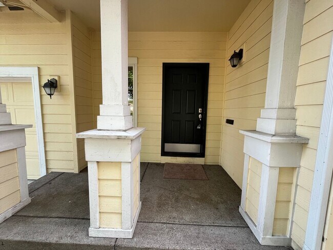 Building Photo - 4 Bedroom Bethany Crest - Updated in 2024!