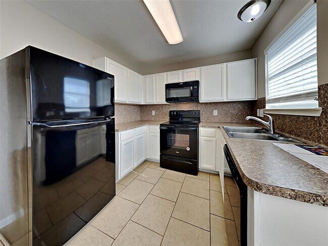 Building Photo - 3931 Mistissin Ln