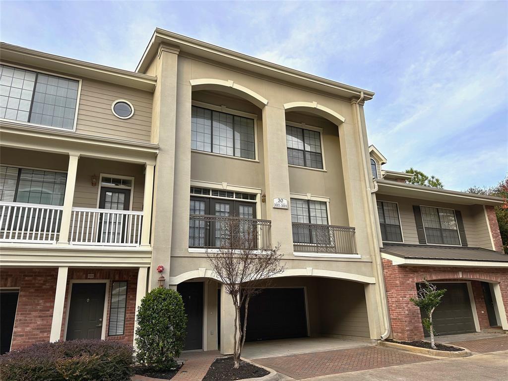 Foto principal - 15200 Memorial Dr