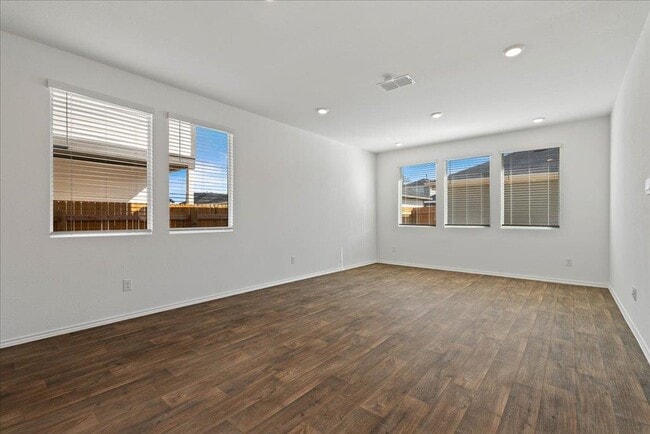 Building Photo - 306 Azua Path