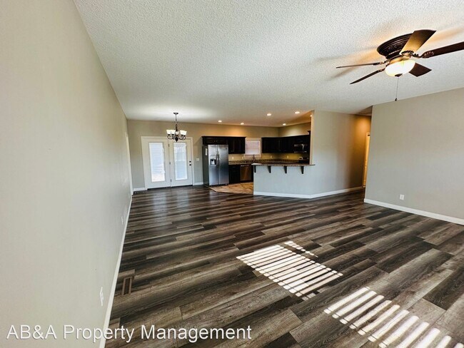 Building Photo - 3 br, 2 bath House - 5040 Jessica Ln.