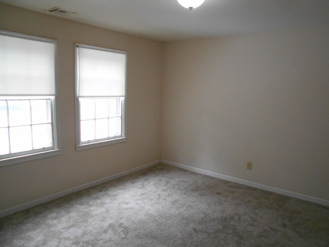 Foto del edificio - 4405 E Bayley St