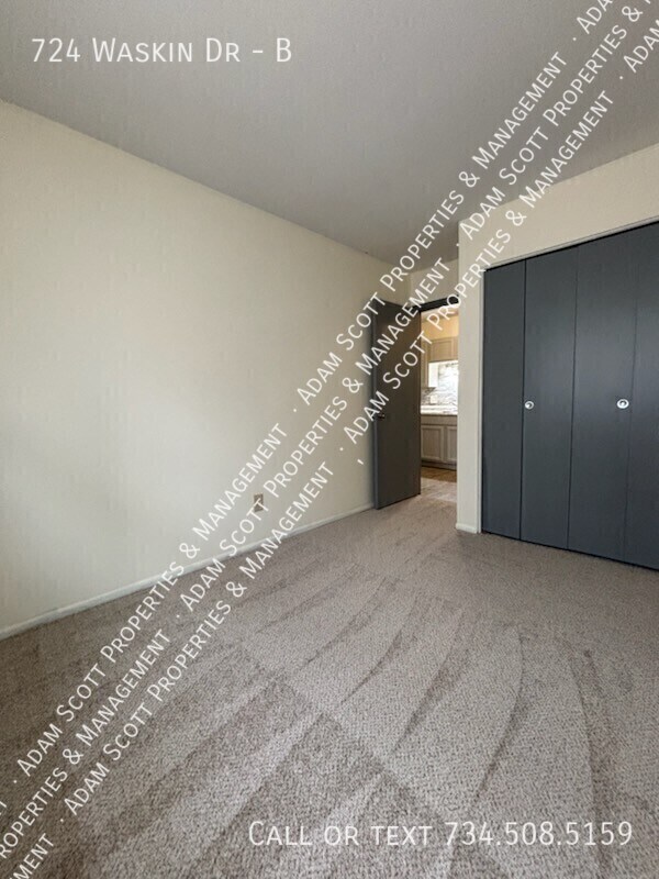 Foto del edificio - 724 Waskin Dr