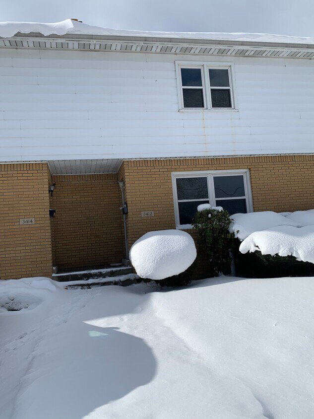 Front view - 3412 Plum St