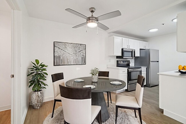 Building Photo - Foundry on Fifth