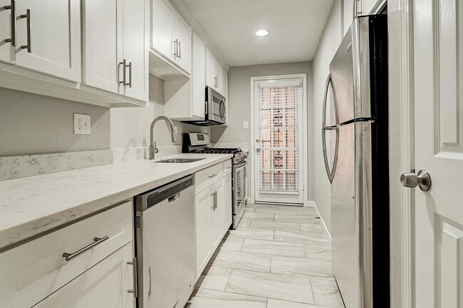 Foto del edificio - 2647 Greenbriar Dr