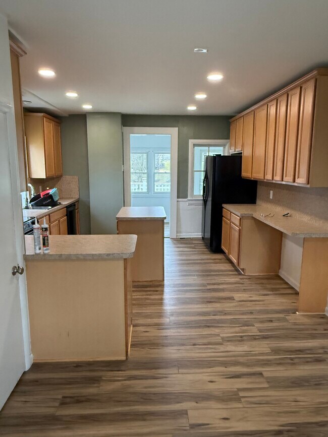 Foto del edificio - 7350 Seneca Ridge Dr