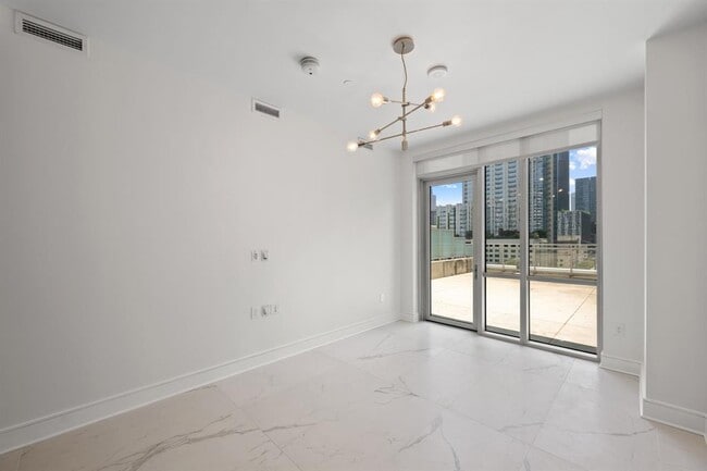 Foto del edificio - 222 West Ave