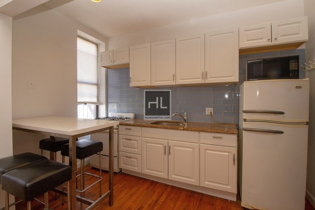 Foto del edificio - 2BR On 6th. Street In Park Slope