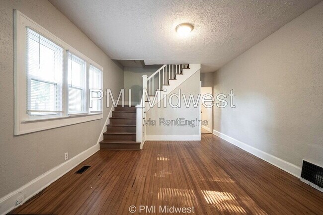 Foto del edificio - 411 W 40th St