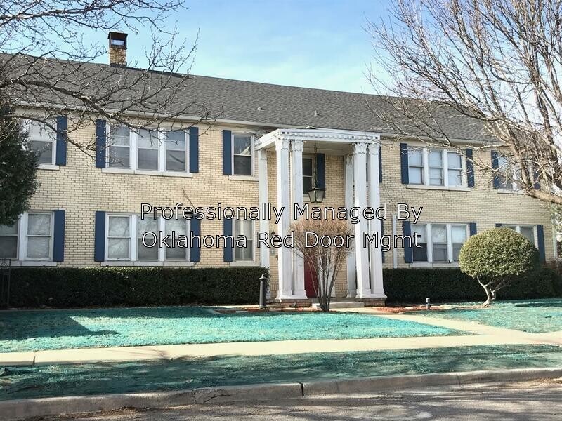 Primary Photo - 2415 N Harvey Ave