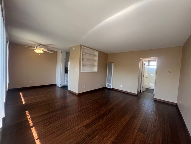 Building Photo - Adorable North Park One Bedroom Apartment