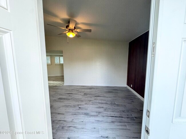 Foto del edificio - 249 Palm Ln