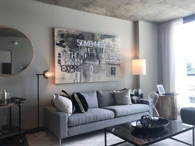 Foto del edificio - 1200 W Lake St