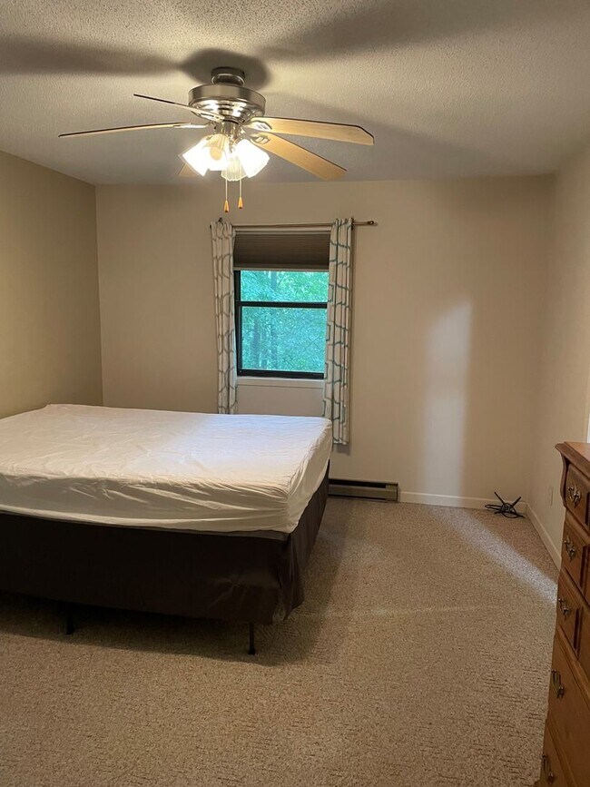 Foto del edificio - 769 Cane Creek Rd