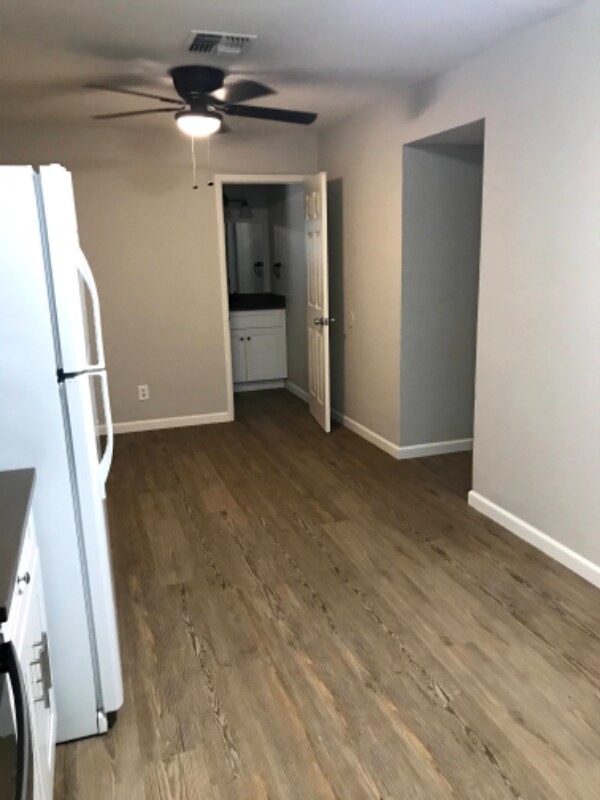Building Photo - 658 S Grand