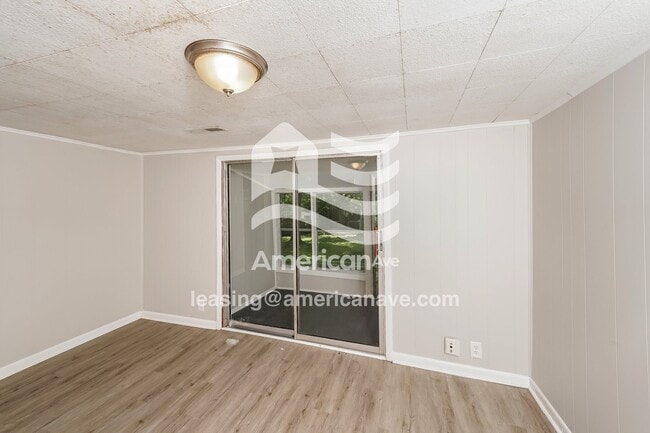 Building Photo - 349 Ctr Ave W