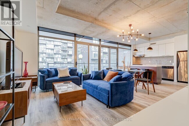 Building Photo - 55 Stewart St