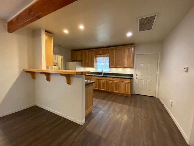 Foto del edificio - 863 Union St -- West Valley Real Estate