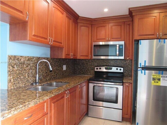 Foto del edificio - 7561 NW 16th St