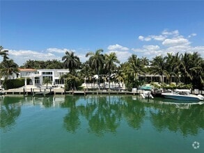 Building Photo - 9500 W Bay Harbor Dr