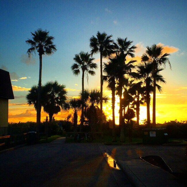 Building Photo - 141 California Ave