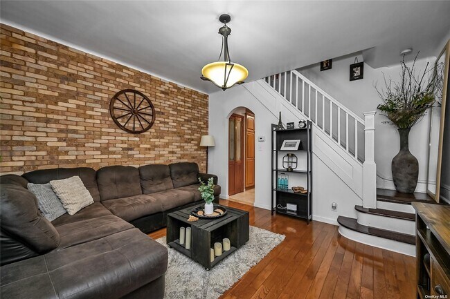 Building Photo - 84-16 108th Ave