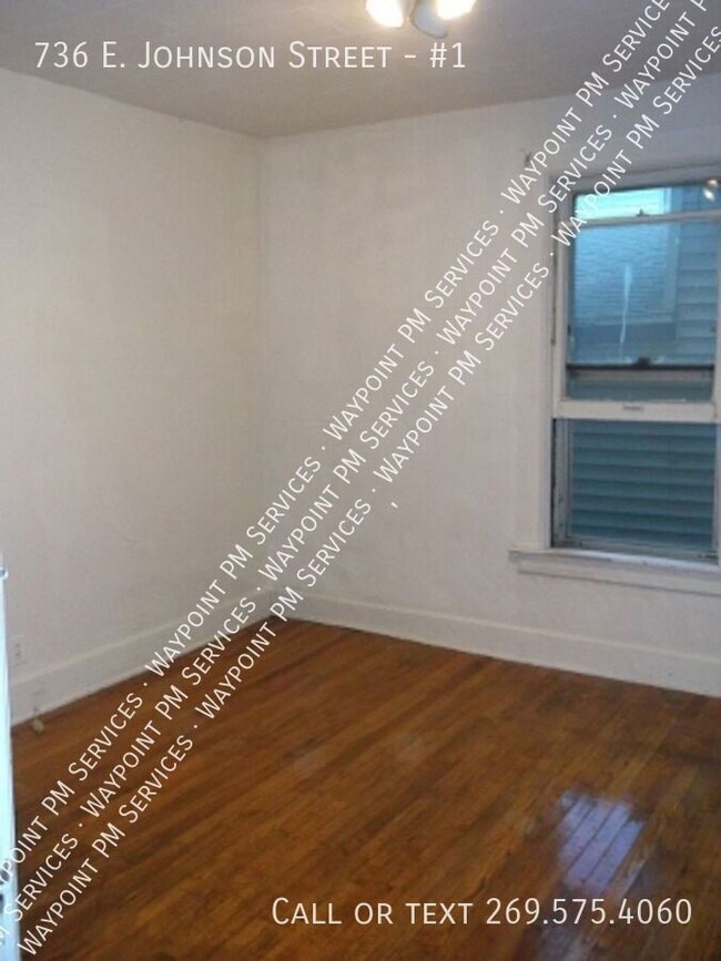 Building Photo - 736 E Johnson St