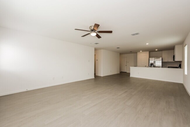 Building Photo - 10729 Revolver Dr