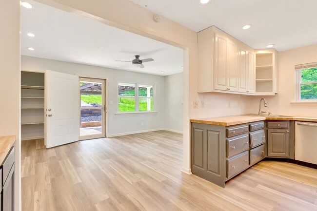 Building Photo - 4107 Cherryton Dr