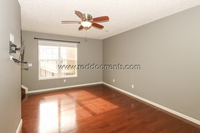 Foto del edificio - Coming Soon! Desirable Downtown Carmel