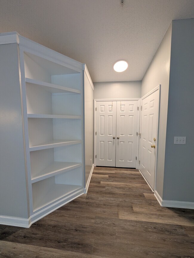 Foto del edificio - 132 Rivertree Ln