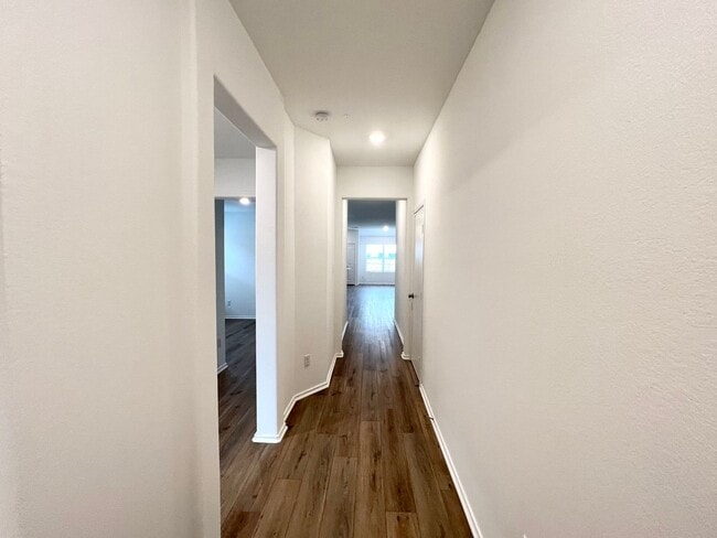 Building Photo - Jarrell Home For Lease
