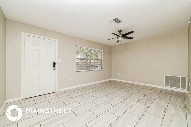 Building Photo - 11440 Fox Run