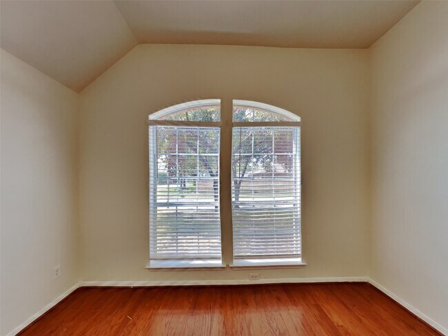 Foto del edificio - 30202 Deleon Fields Dr