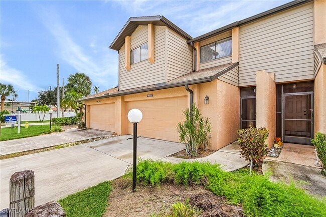 Building Photo - 11653 Pointe Cir