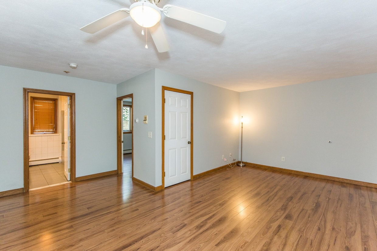 2008 Mineral Spring Ave, North Providence, RI 02911 Condo for Rent in