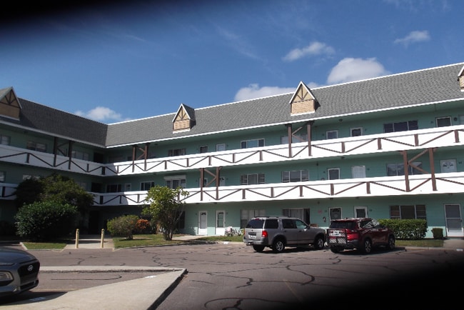 Building Photo - 2042 Australia Way W