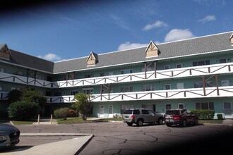 Building Photo - 2042 Australia Way W