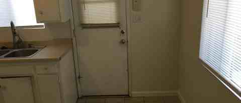 Foto del edificio - 44621 Cedar Ave